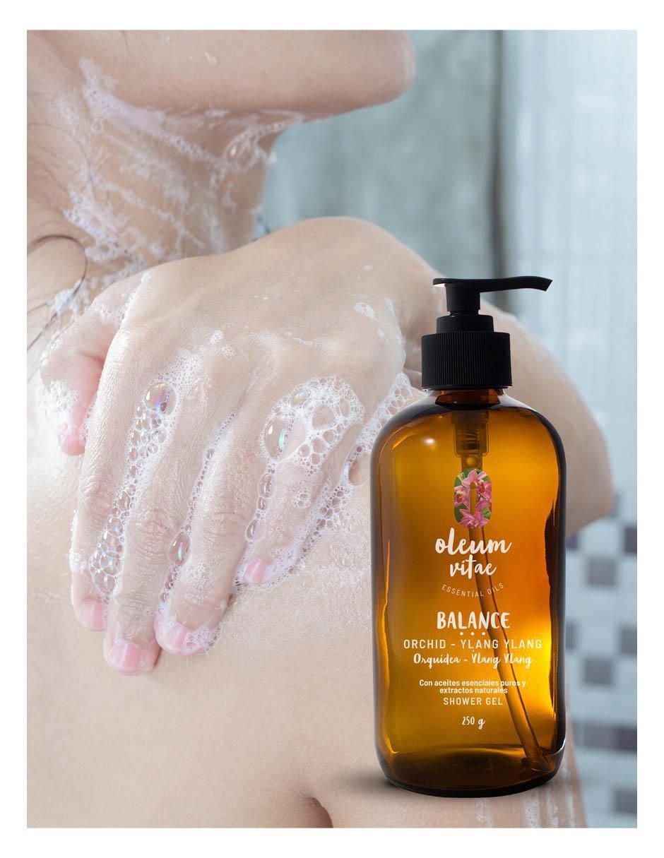 Gel de ducha hidratante con aceite esencial de ylang ylang para piel mixta Gel de ducha hidratante con aceite esencial de ylang ylang para piel mixta
