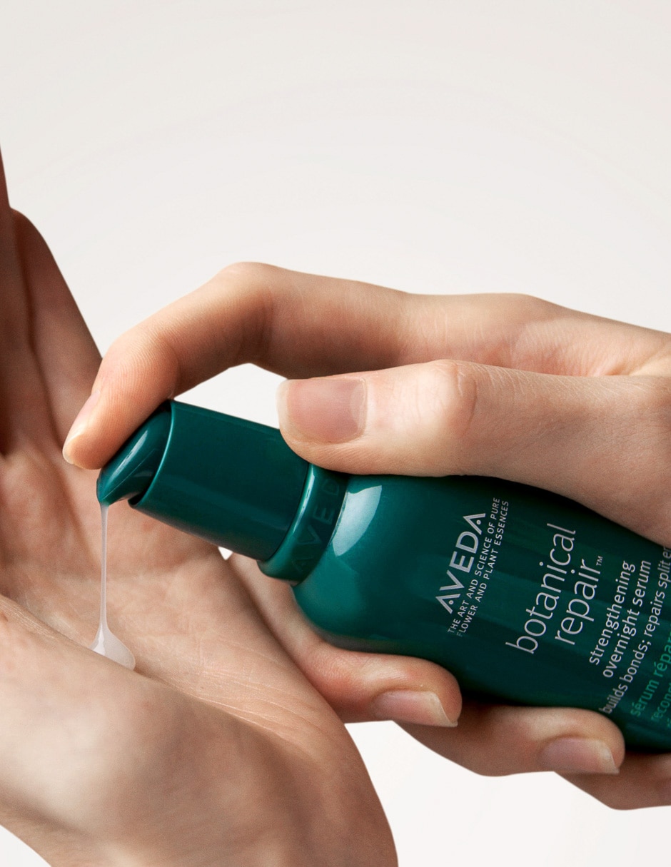 Sérum hidratante para cabello Intensivo Nocturno de la Colección Botanical Repair Strengthening Overnight de 4
