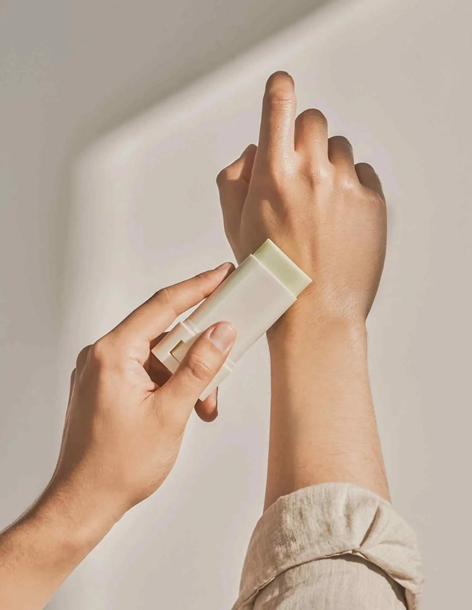Protector solar FPS 50 Matte Sun Stick Mugwort + Camelia Hanbang Protector solar FPS 50 Matte Sun Stick Mugwort + Camelia Hanbang