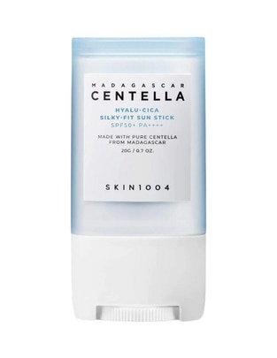 Protector solar FPS 50 Madagascar Centella Hyalu Cica Silky Fit Sun Stick 1