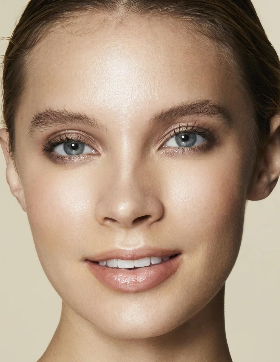 Base de maquillaje líquida luminoso 2