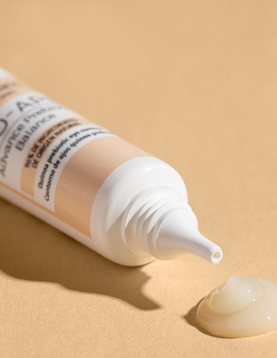 Crema para contorno de ojos recomendada para prevenir signos de la edad de día y noche para todo tipo piel