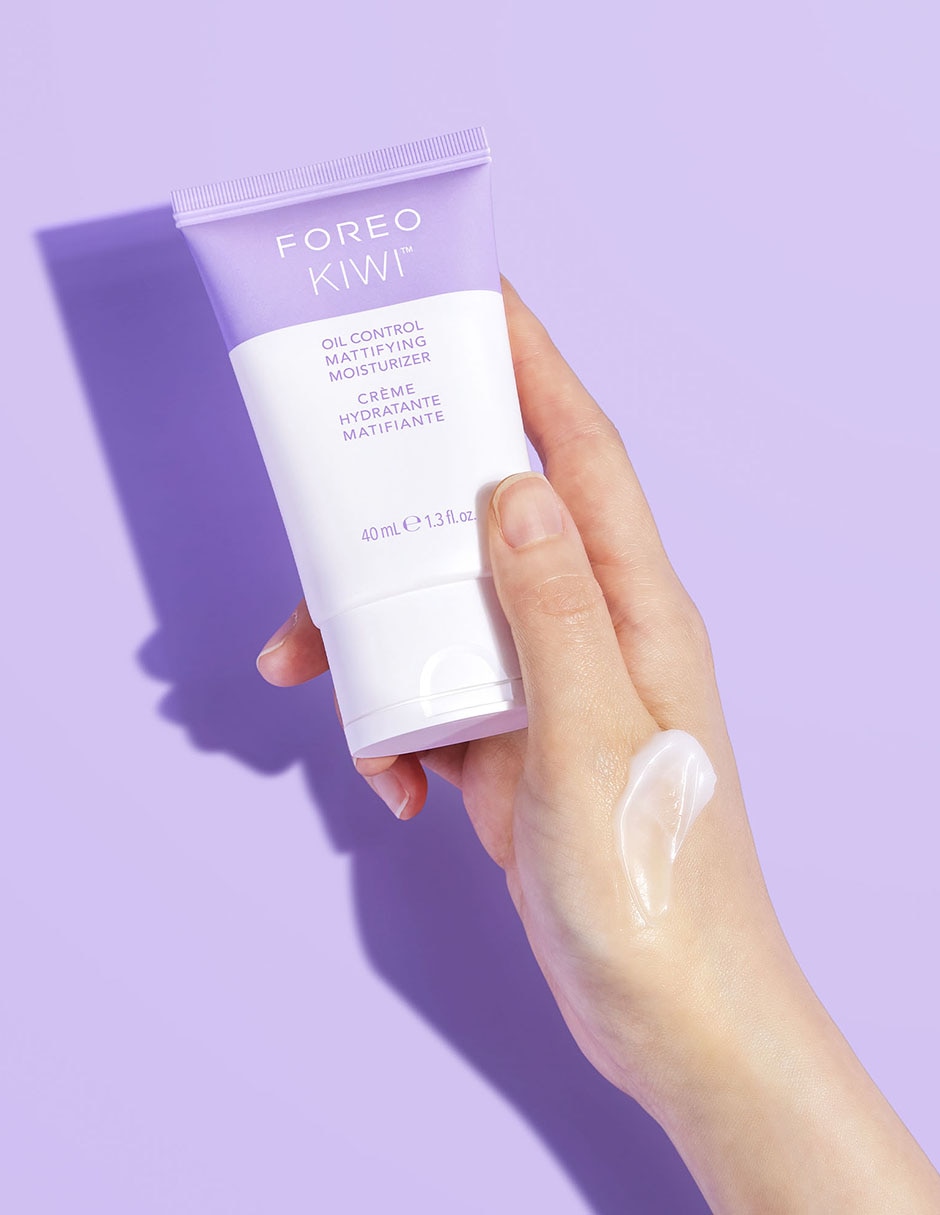 Crema facial recomendada para matificar e hidratar de día Oil Control Mattifying Moisturizer Kiwi para piel grasa 3