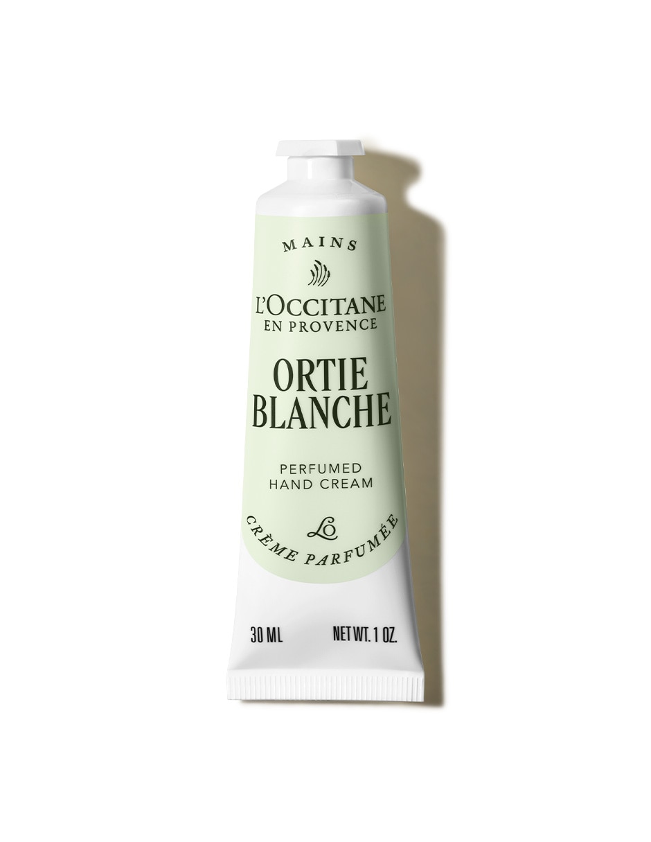 Crema para manos y uñas recomendada para hidratar día y noche todo tipo de piel