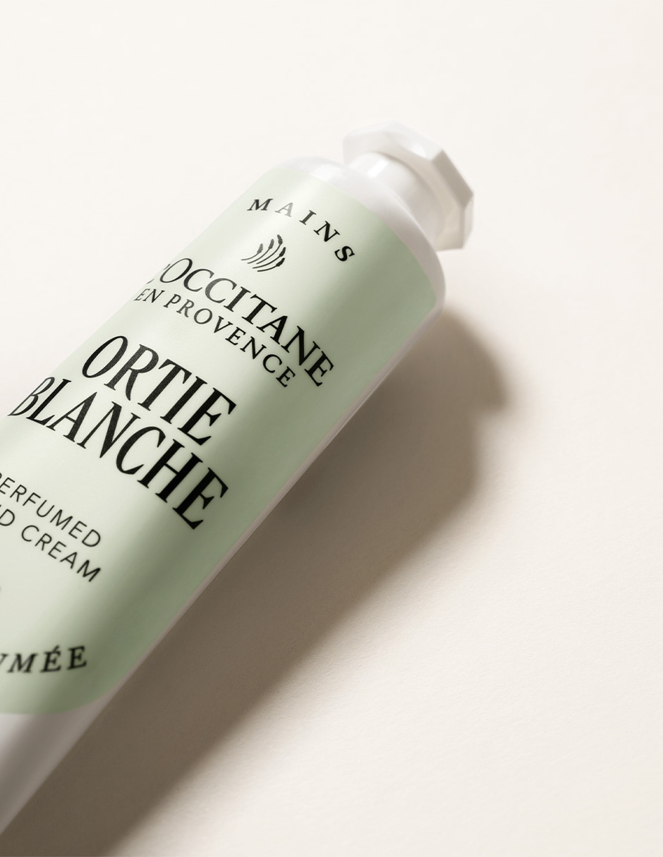 Crema para manos y uñas recomendada para hidratar día y noche todo tipo de piel Crema para manos y uñas recomendada para hidratar día y noche todo tipo de piel