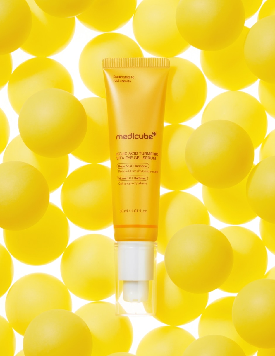 Sérum contorno de ojos Kojic Acid Turmeric Vita Eye Gel Serum Medicube todo tipo de piel