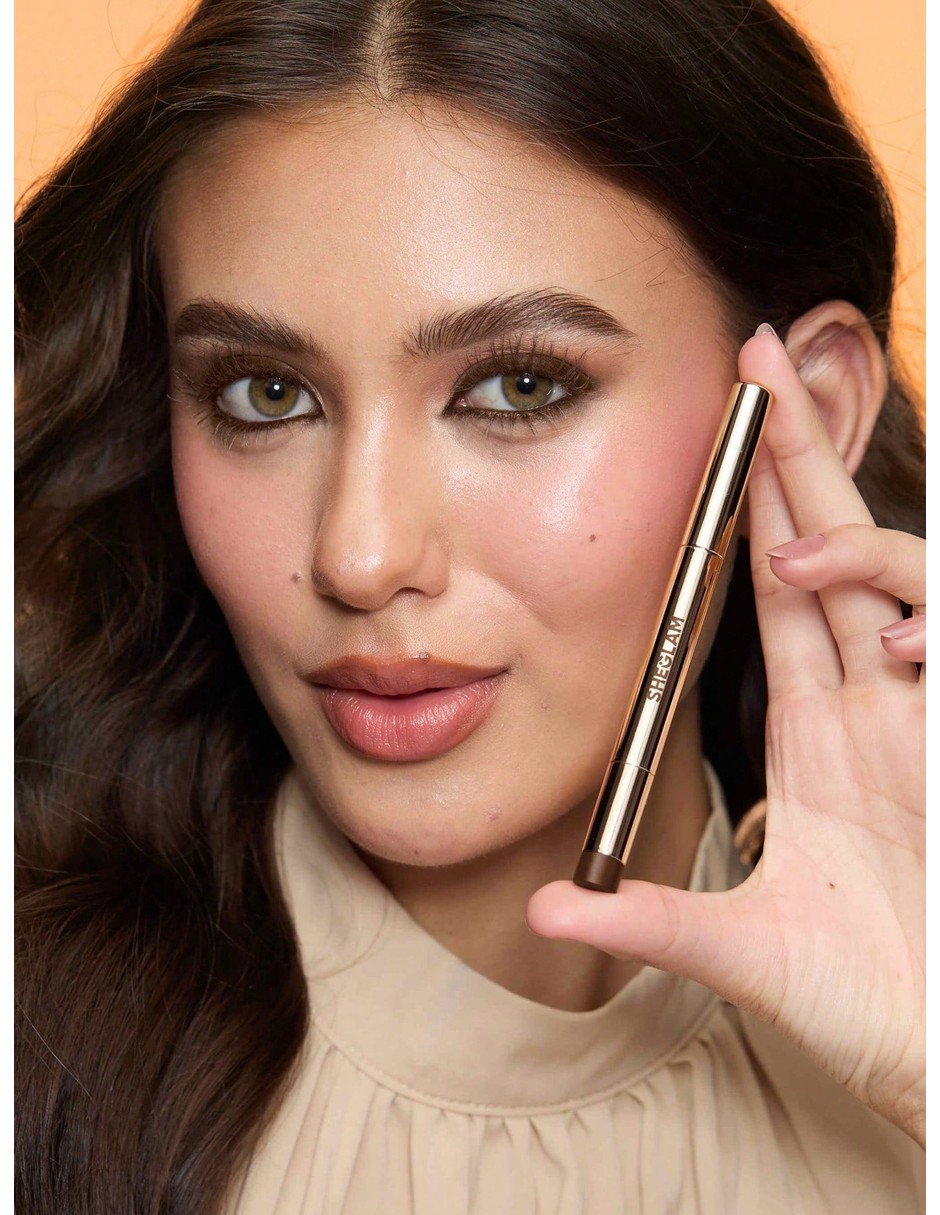 Maquillaje lápiz para ojos mate